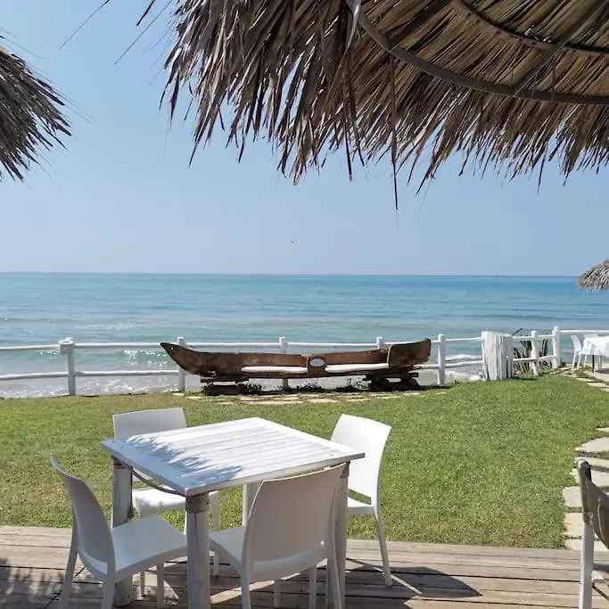 Вилла Villatale With Private Swimming Pool. Within Walking Distance Of The Beach. Поццалло Италия