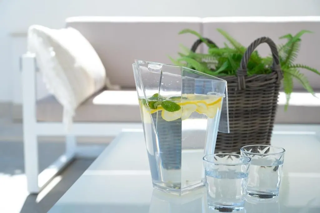 Вилла Villatale With Private Swimming Pool. Within Walking Distance Of The Beach. Поццалло