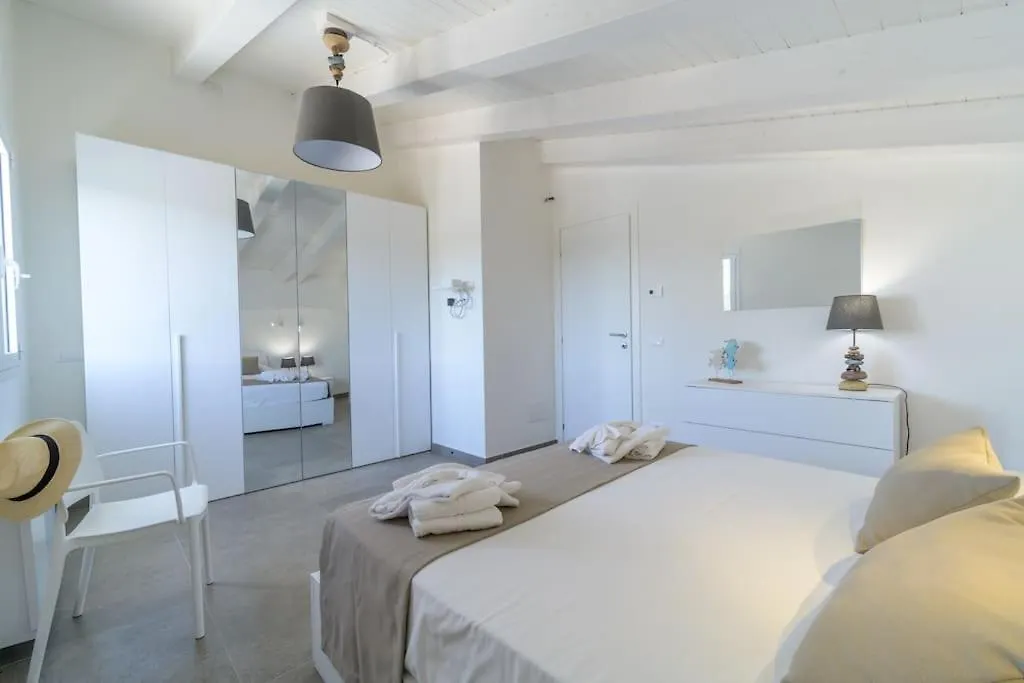 Villatale With Private Swimming Pool. Within Walking Distance Of The Beach. Поццалло