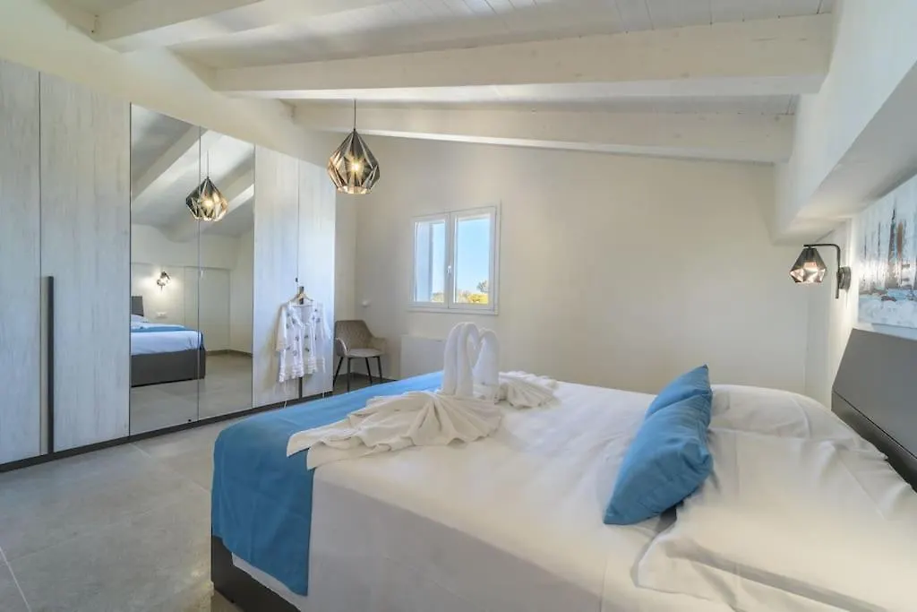 Villatale With Private Swimming Pool. Within Walking Distance Of The Beach. Поццалло 0*,  Италия